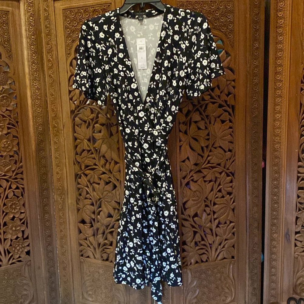 ANN TAYLOR - Black Floral Wrap Dress